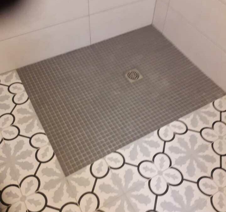 Carrelage de salle de bain à Houtaud : faites-nous confiance !